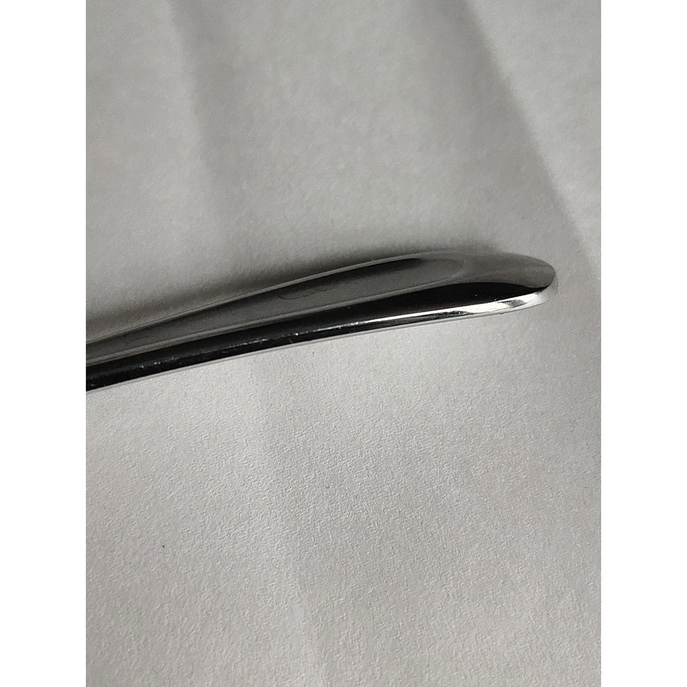 Oneida Sand Dune Satin Stainless Serving Butter Knife 2 Knives Vietnam 9-11 9-10